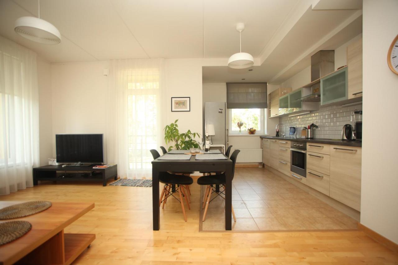 Cozy Home Apartment Kaivas, Free Parking, Self Check-In Riga Exterior foto